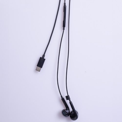 Stereo headset Type-C csatlakozóval, hangerőszabályzós / mikrofonnal, fekete, Maxlife MXEP-04