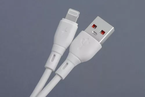 iPhone 8pin adatkábel, 1M, 2.4A, fehér, BlueStar