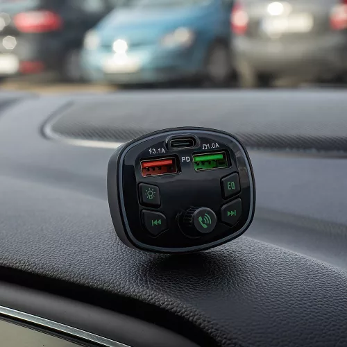 Bluetooth FM transmitter, 2xUSB / 1xType-C / SD kártya foglalat, 3A/20W, fekete, Forever TR-360