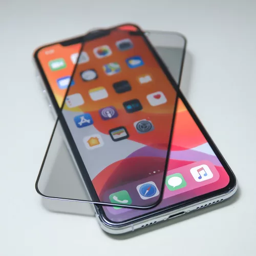 iPhone 18 Pro Max / 17 Pro Max (6,9") előlapi üvegfólia, 9H, edzett, fekete keret, betekintés védelem, Full Glue, Privacy