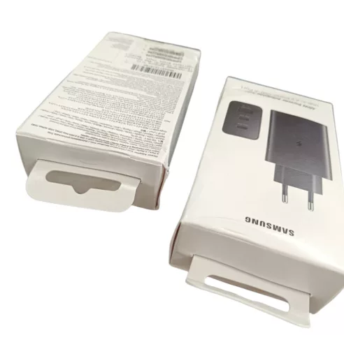 Samsung hálózati gyors töltőfej, 2xType-C / 1xUSB, 65W, fekete, EP-T6530NBEGEU (sérült a csomagolása)
