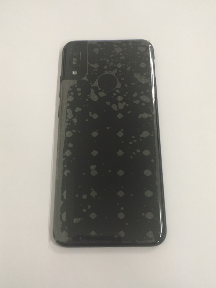 Huawei Y5 2019 fekete készülék hátlap